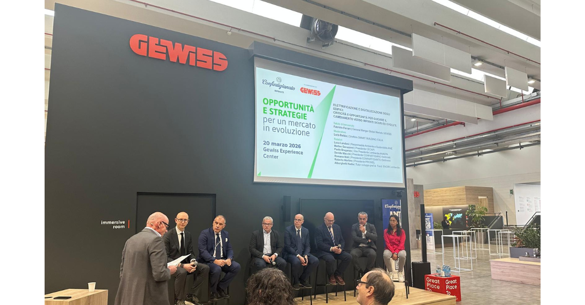 TRANSIZIONE ENERGETICA E FUTURO DEGLI IMPIANTI ELETTRICI: LA DELEGAZIONE COMASCA AL CONVEGNO CONFARTIGIANATO IMPIANTI PRESSO GEWISS